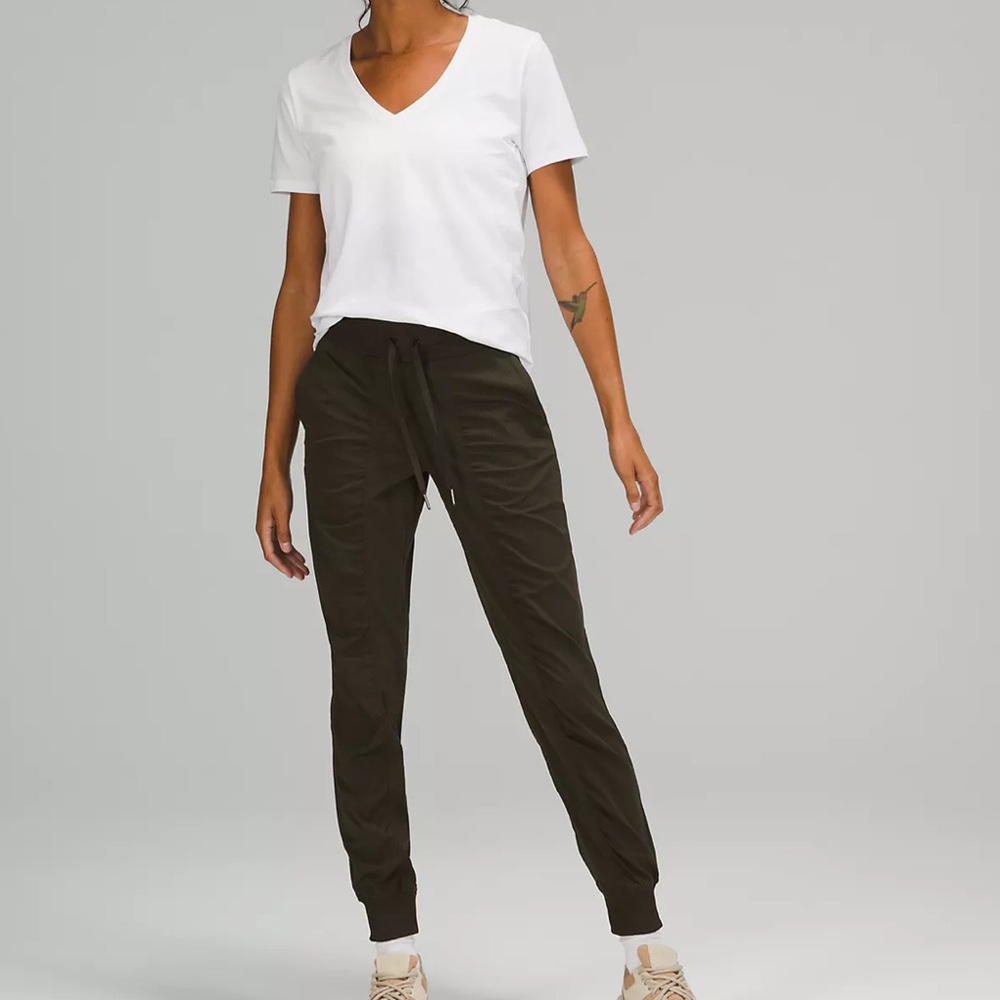 Lululemon women’s white T-shirt